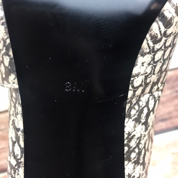 GUESS Faux Snakeskin Ankle Strap Strapy Heels 8M - Picture 5 of 7